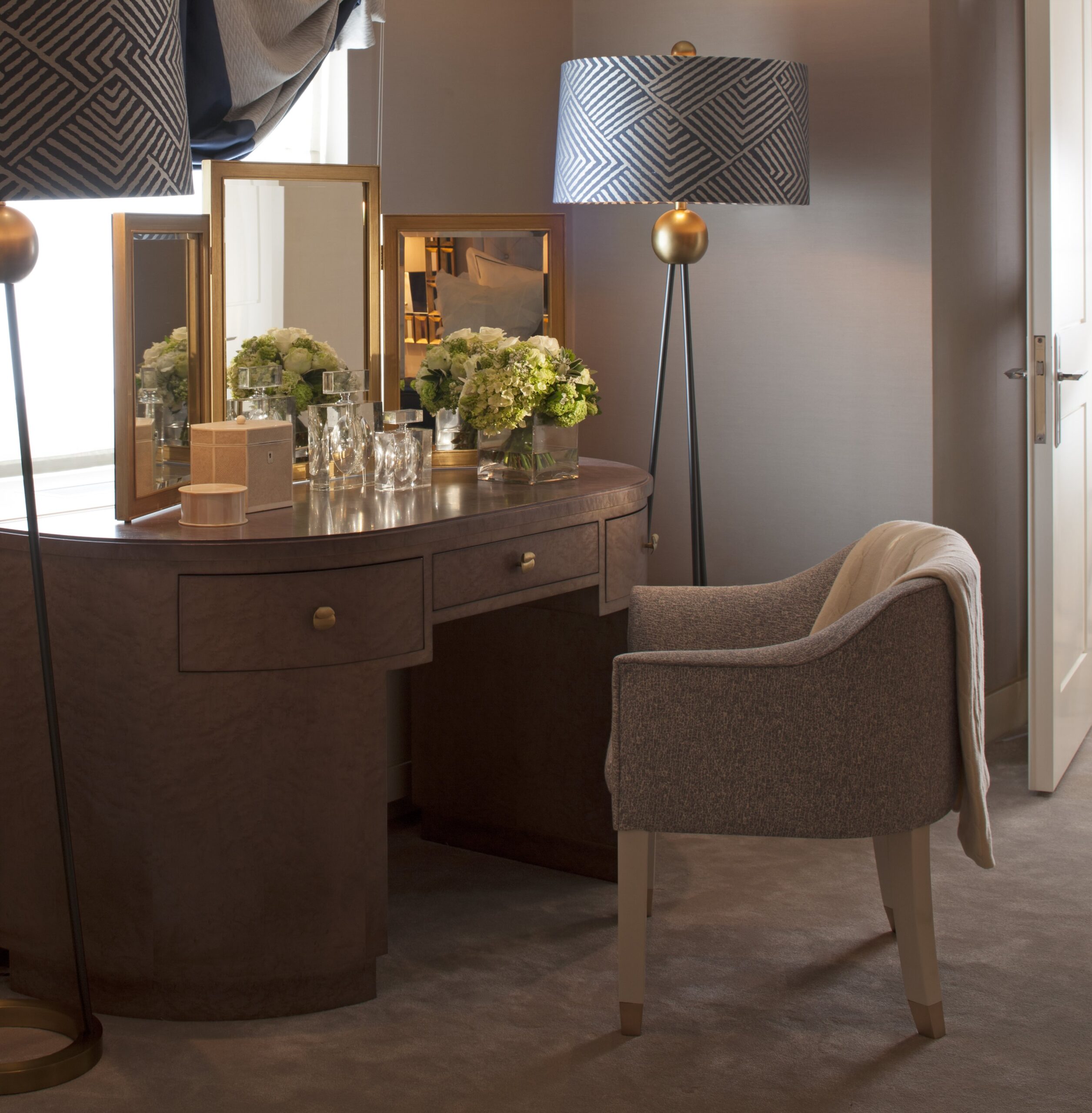 dressing-table-mirror-reflection-table-lamp-floral-arrangement 06