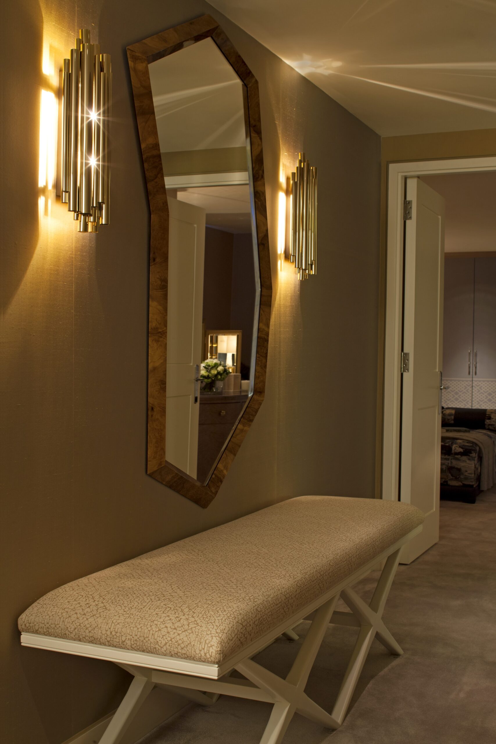 wall-mirror-upholstered-bench-wall-lights-hallway 07