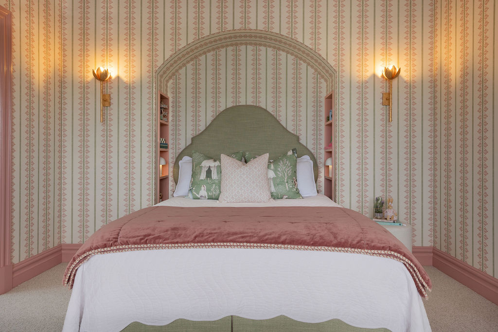 luxury-girls-bedroom-soft-lighting-pink-wallpaper-bella-vie-interiors